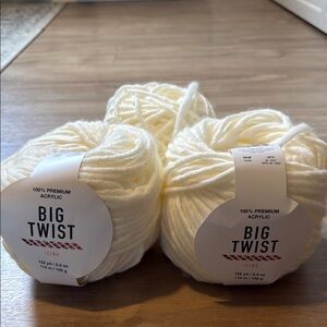 BIG TWIST NWT: Vanilla Yarn Bundle